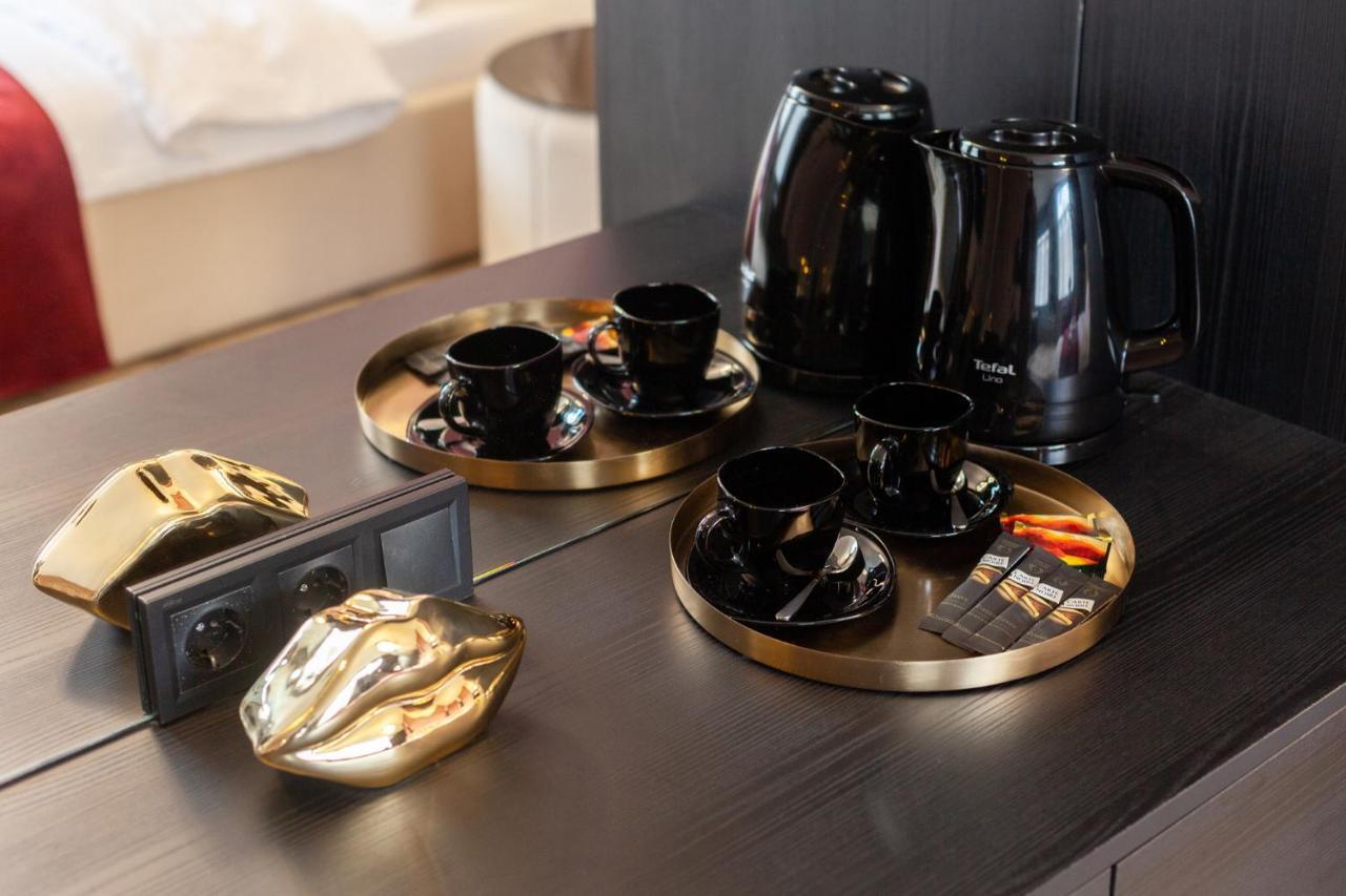 Aristo Jacuzzi Hotel Lviv Extérieur photo