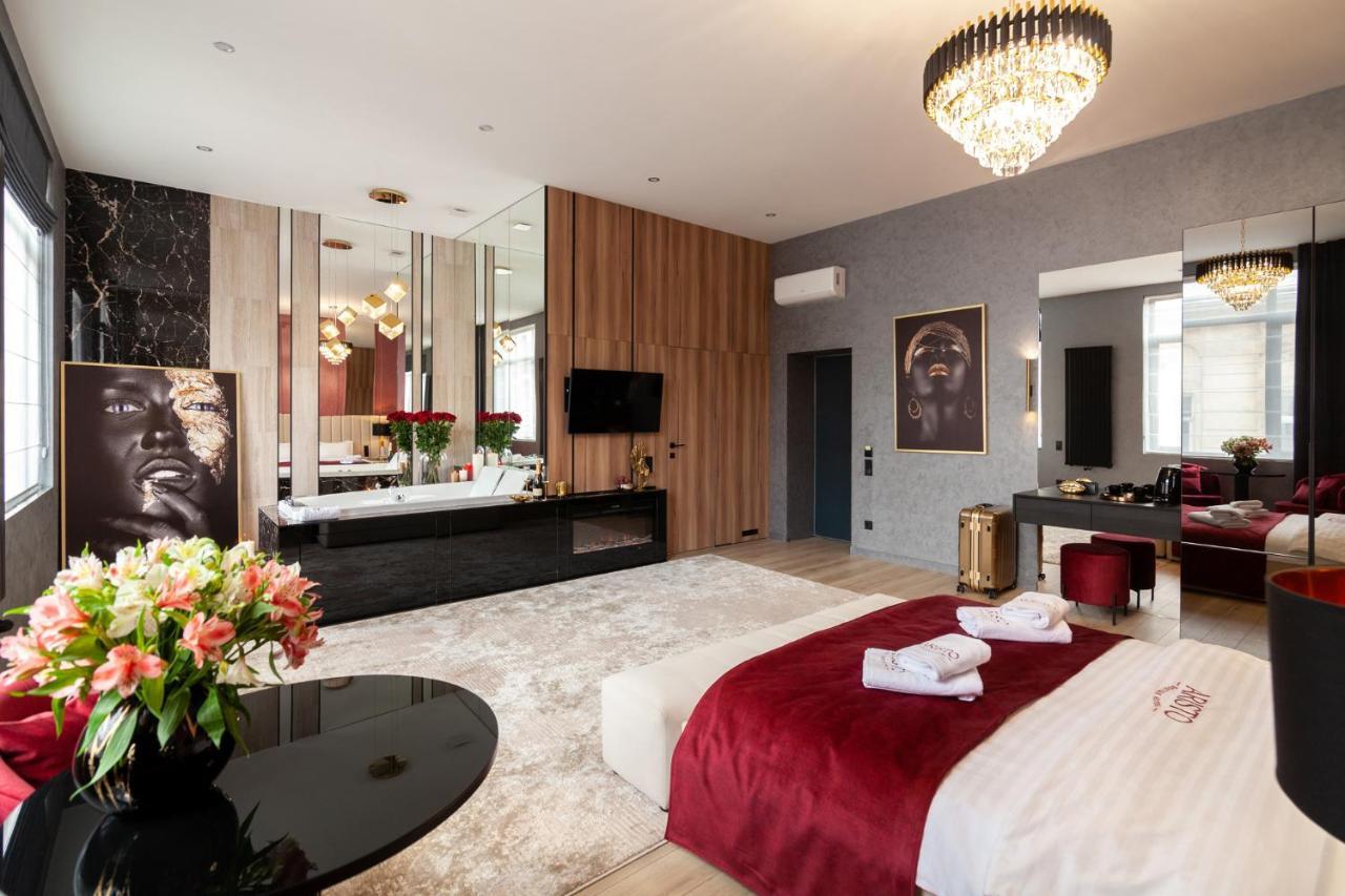 Aristo Jacuzzi Hotel Lviv Extérieur photo