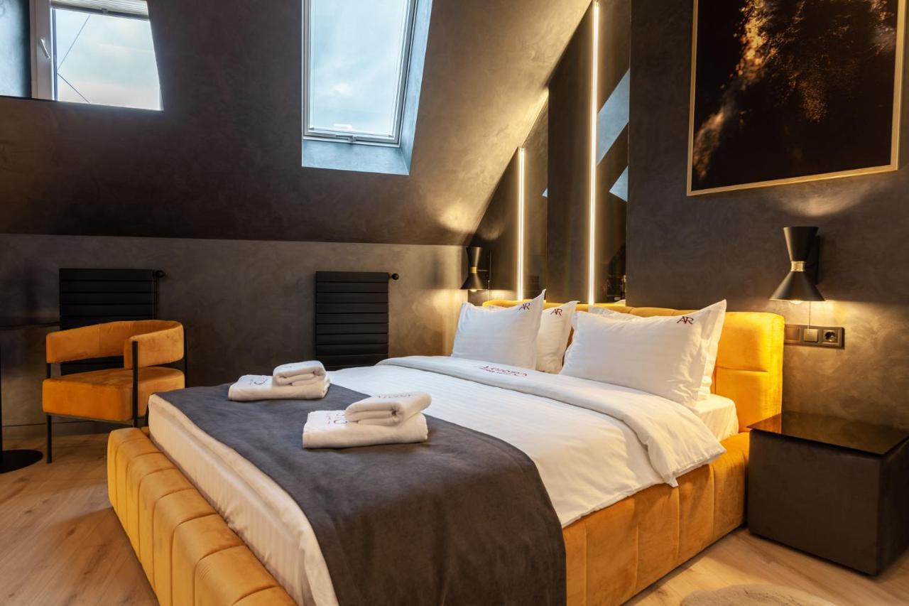Aristo Jacuzzi Hotel Lviv Extérieur photo