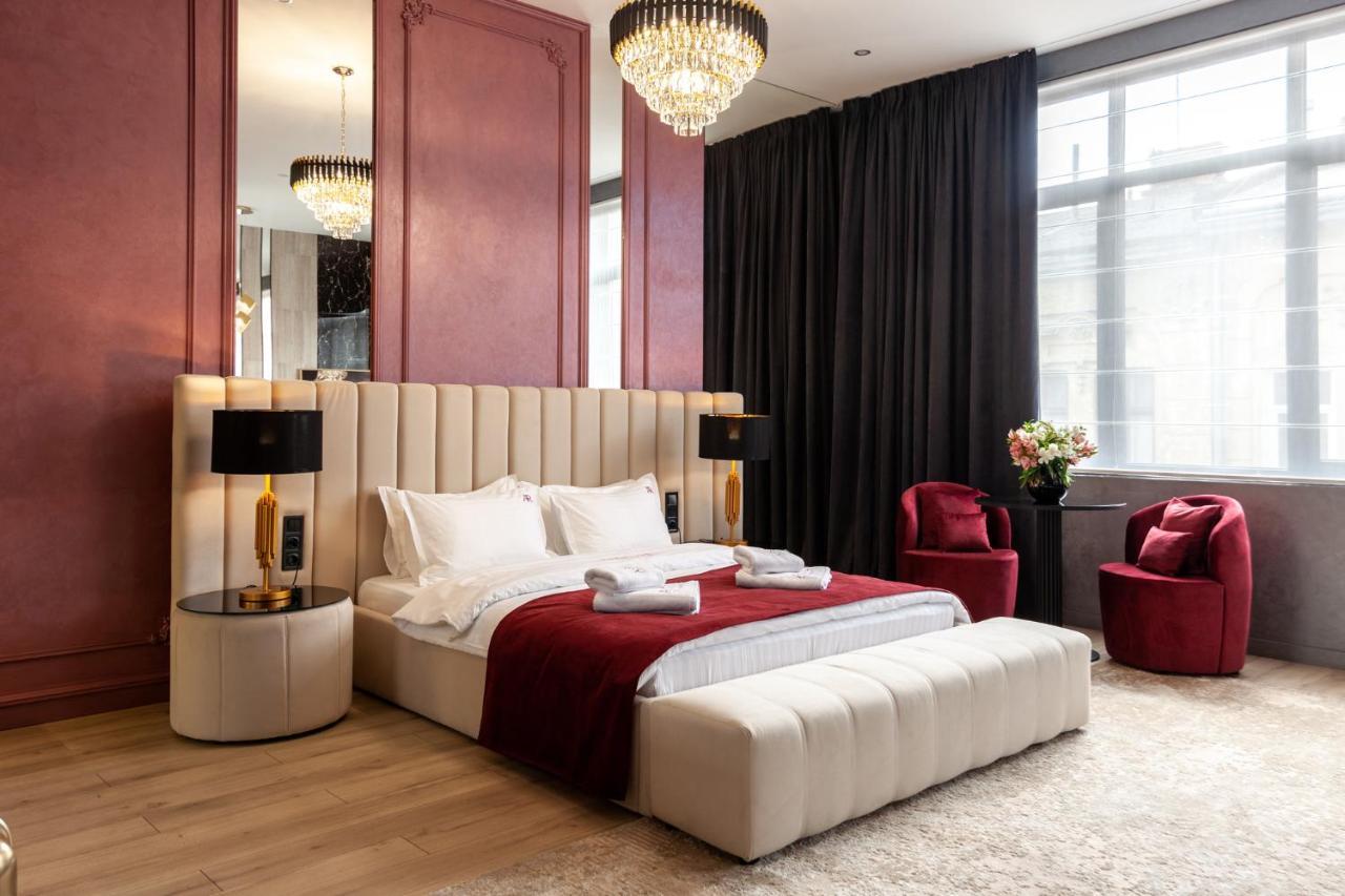 Aristo Jacuzzi Hotel Lviv Extérieur photo