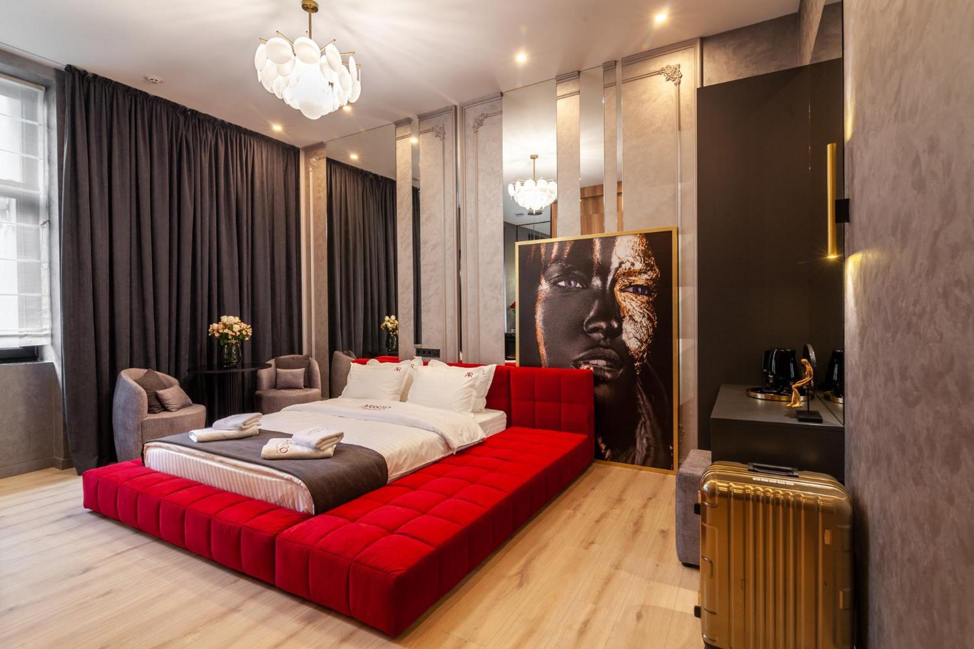 Aristo Jacuzzi Hotel Lviv Extérieur photo
