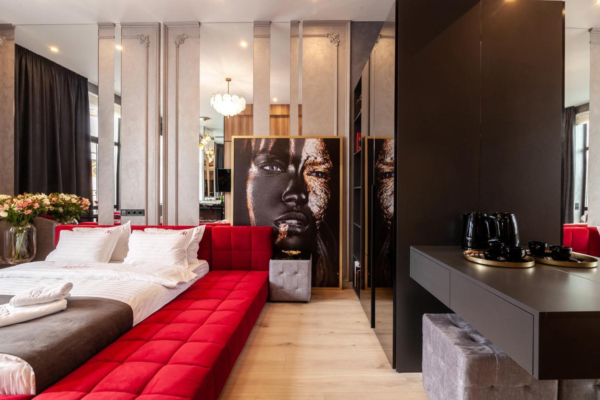 Aristo Jacuzzi Hotel Lviv Extérieur photo