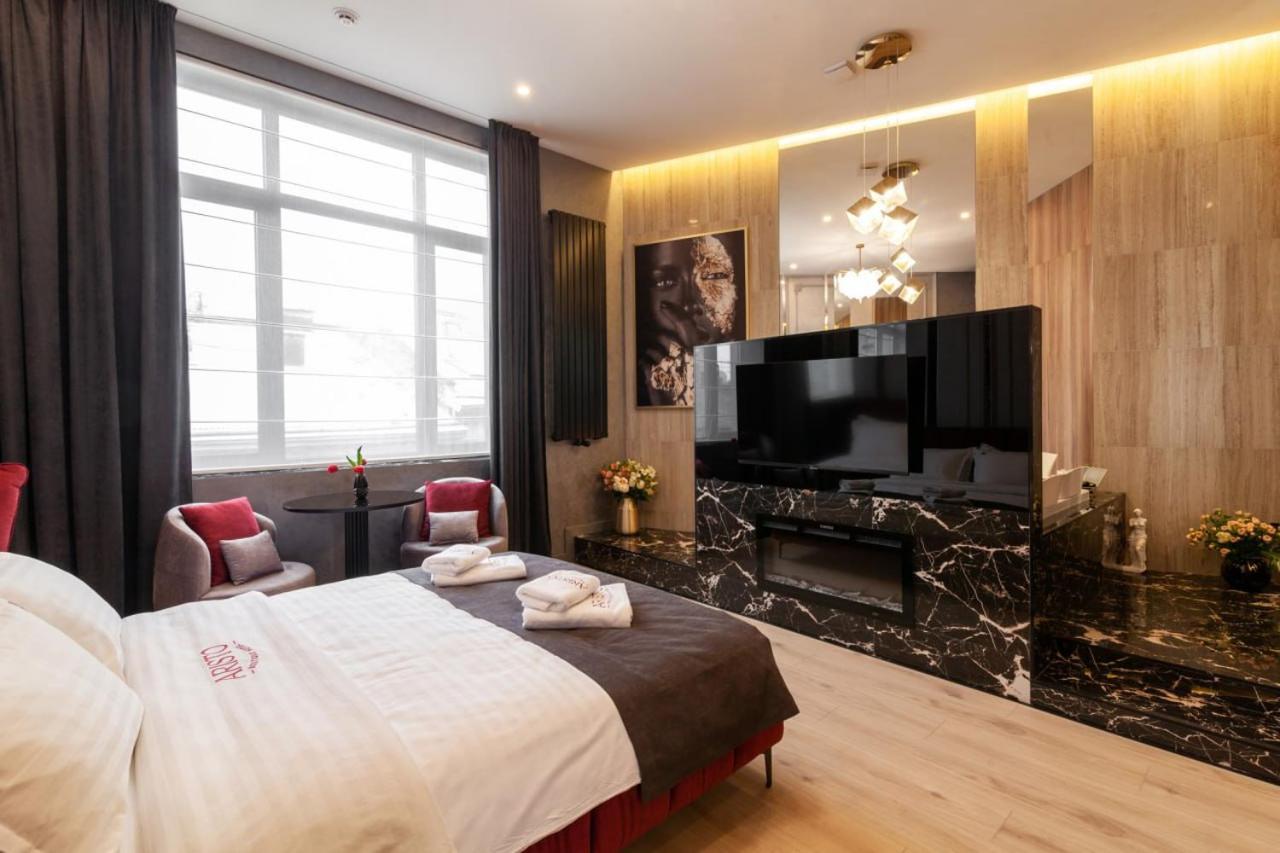 Aristo Jacuzzi Hotel Lviv Extérieur photo